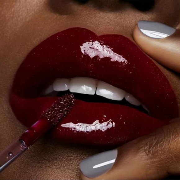 MAC Teyana Taylor 10's Accross Da Board Lipgloss NIB limited edition - Picture 2 of 10